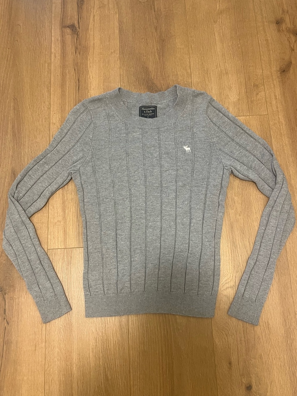 Abercrombie & Fitch Light Grey Ribbed Crewneck Sweater